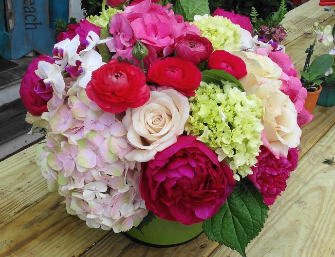 Topaire Makes Amazing Wedding Arrangements