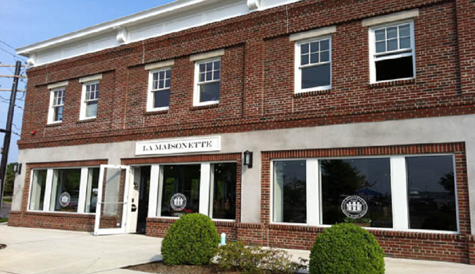 Horse La Maisonette building