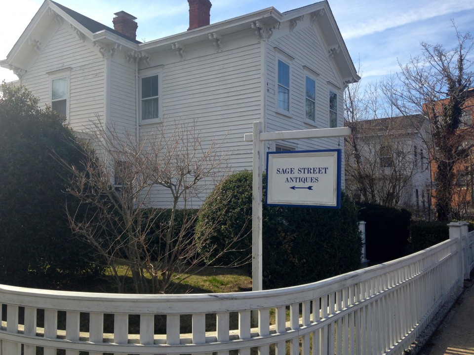 NEW KDHamptons Shopping Diary Interior Designer Tom Samet Shares A