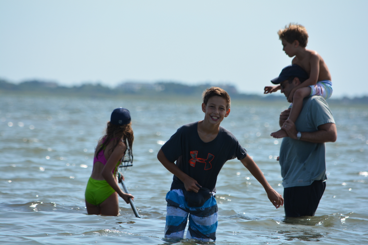 Kornfeld family clamming in the bay